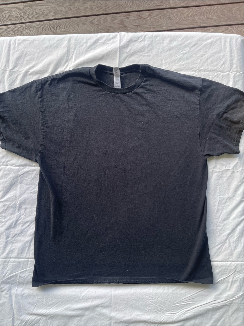 Gildan Black Short Sleeve Crew Neck T-Shirt